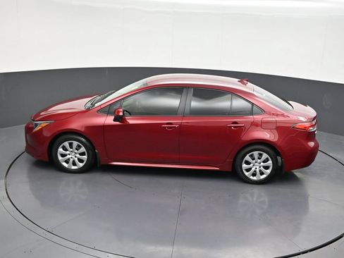 Used 2025 Toyota Corolla LE FWD image 19