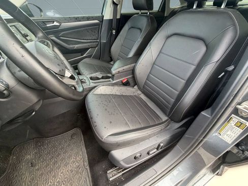Used 2023 Volkswagen Jetta SE FWD image 5