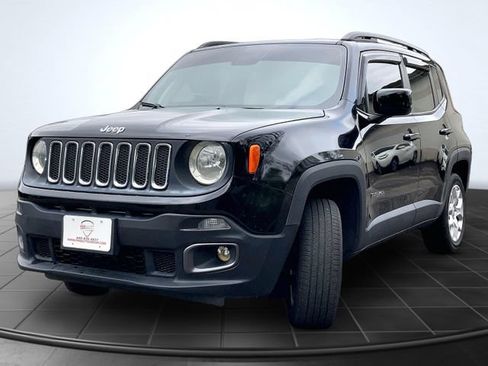 Used 2018 Jeep Renegade Latitude AWD/4WD image 4