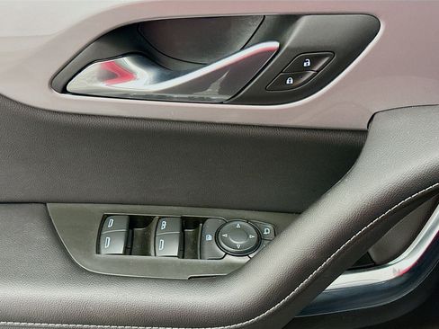 Used 2024 Chevrolet Blazer LT image 15