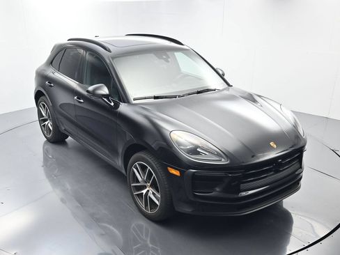 Certified 2026 Porsche Macan AWD/4WD image 41