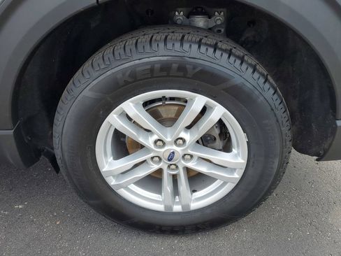 Used 2023 Ford Explorer XLT w/ Equipment Group 202A AWD/4WD image 34