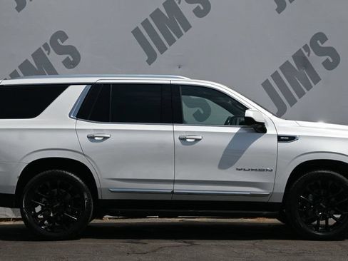 Used 2023 GMC Yukon SLT RWD image 4