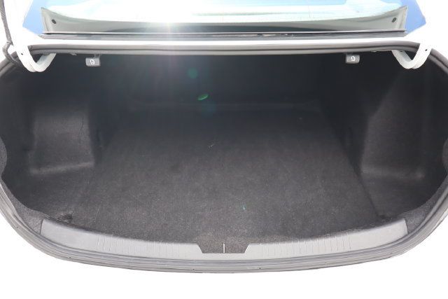Used 2025 Chevrolet Malibu LT FWD image 22
