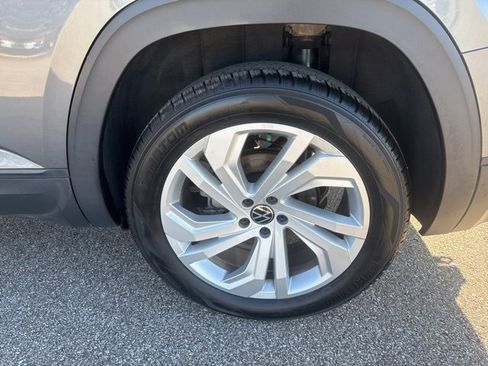 Used 2021 Volkswagen Atlas SE w/ Panoramic Sunroof Package image 12