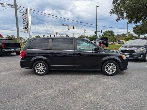 Used 2019 Dodge Grand Caravan SXT FWD image 4