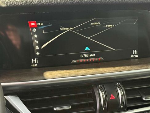 Used 2018 Alfa Romeo Stelvio Ti Sport image 17