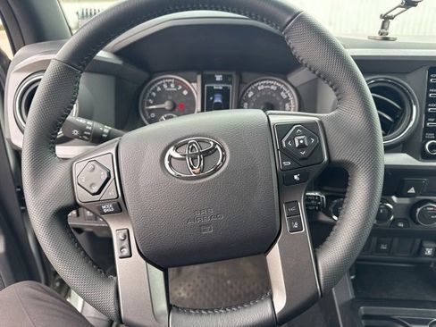 Used 2023 Toyota Tacoma TRD Off-Road image 19