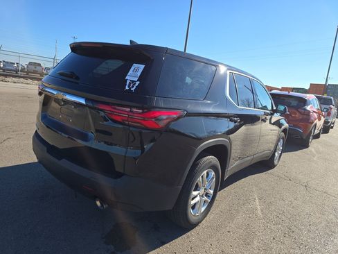 Used 2022 Chevrolet Traverse LS image 5