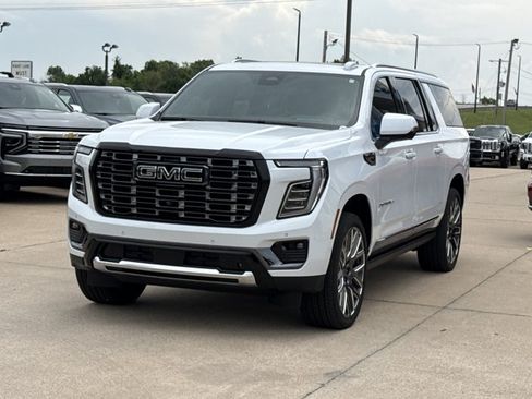 Used 2026 GMC Yukon XL Denali Ultimate AWD/4WD image 16