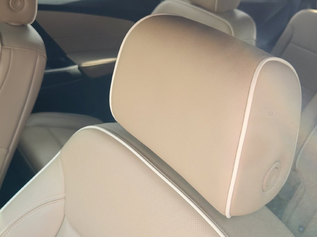 Used 2023 Chevrolet Traverse Premier FWD image 15