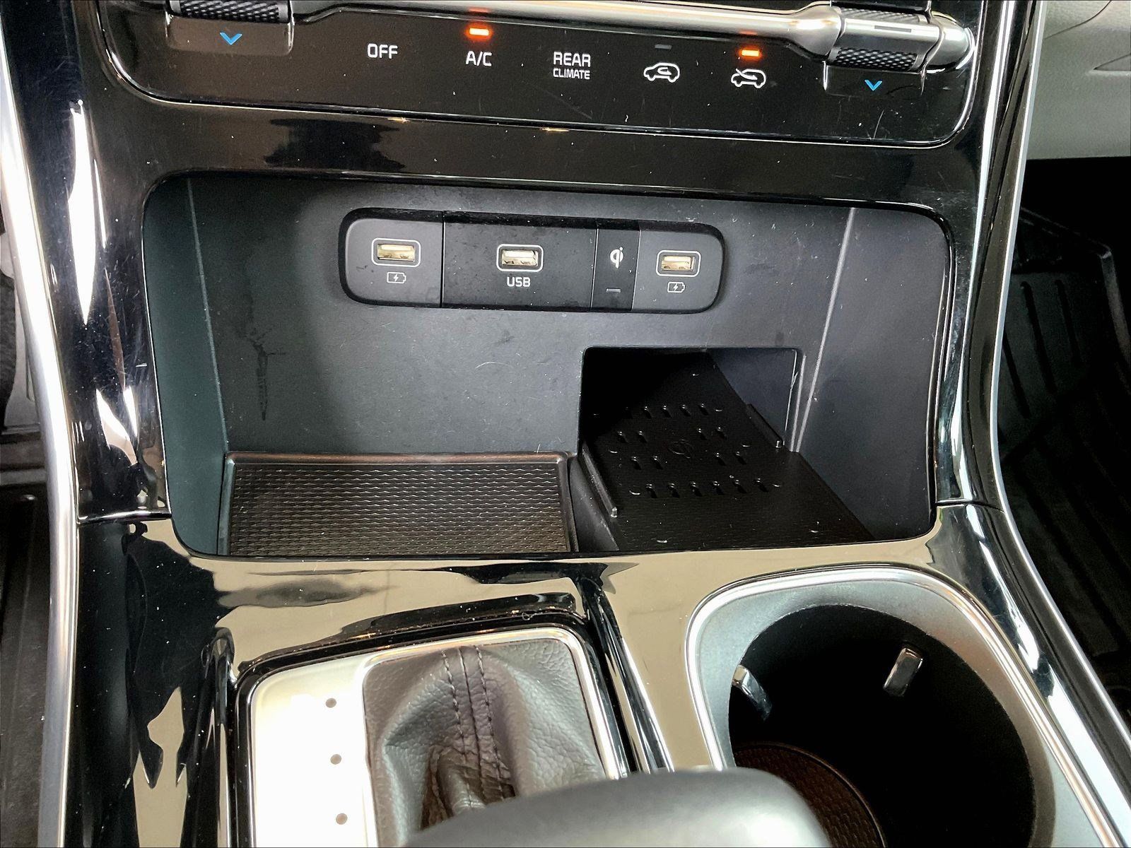 Used 2024 Kia Carnival EX FWD image 15