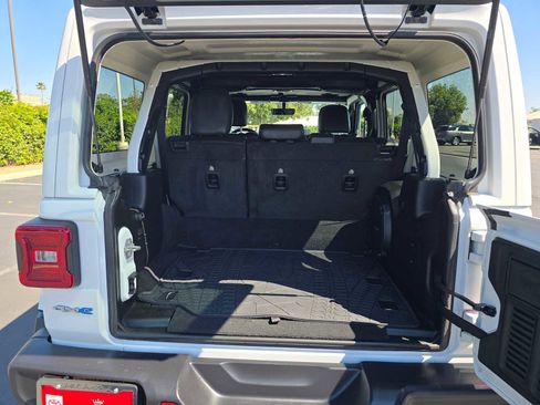 Used 2023 Jeep Wrangler Sahara w/ Cold Weather Group image 16