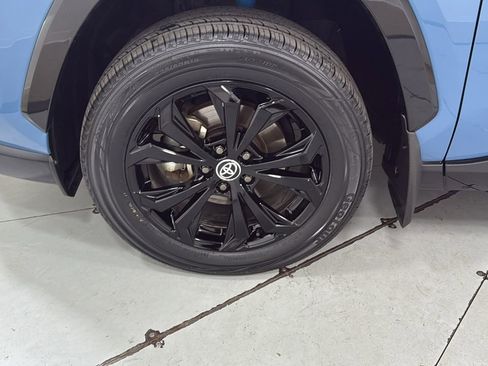 Used 2022 Toyota RAV4 SE w/ Convenience Package image 24