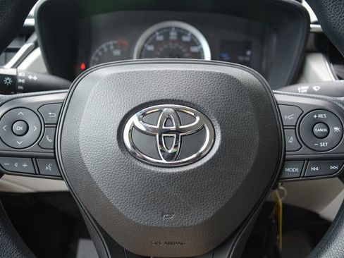Used 2022 Toyota Corolla Cross L AWD/4WD image 11
