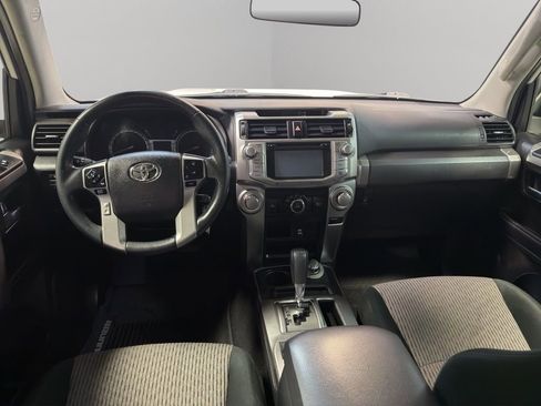 Used 2018 Toyota 4Runner SR5 AWD/4WD image 11