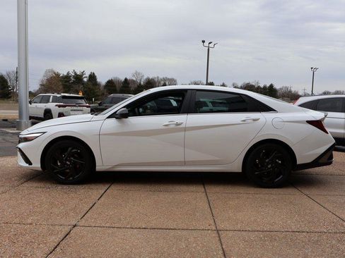 New 2026 Hyundai Elantra SEL Sport FWD image 3