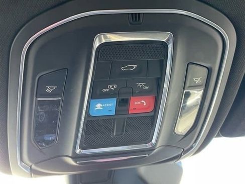 Used 2024 Jeep Grand Cherokee L Laredo image 29