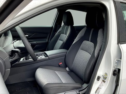 New 2026 Nissan Sentra SV FWD image 16
