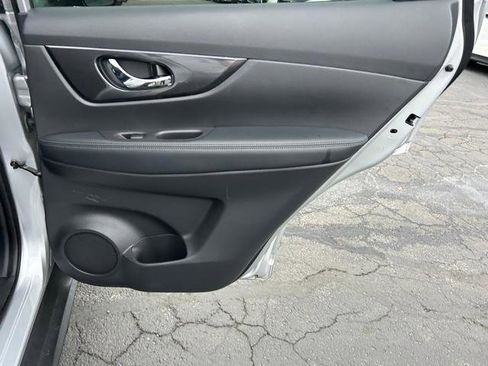 Used 2020 Nissan Rogue SV image 22