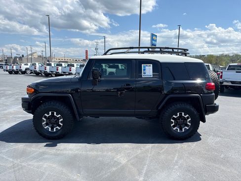 Used 2009 Toyota FJ Cruiser 4WD image 6