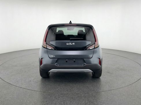 Used 2025 Kia Soul LX w/ LX Technology Package FWD image 7