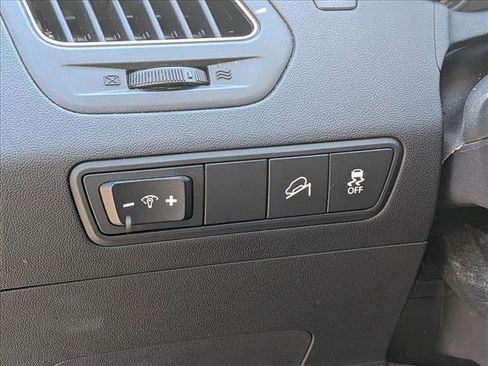 Used 2011 Hyundai Tucson GLS image 11