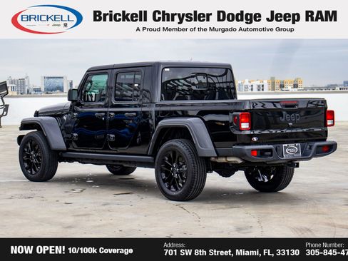 Used 2024 Jeep Gladiator Sport image 7