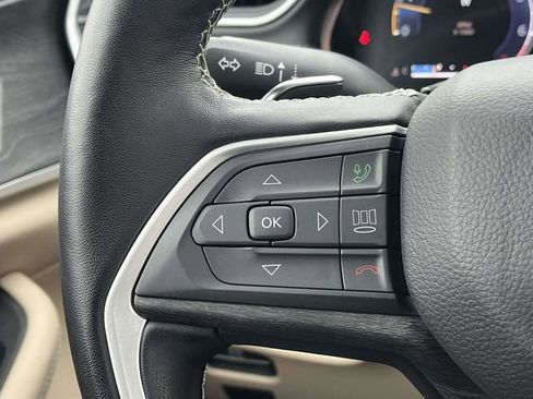 Used 2022 Jeep Grand Cherokee L Limited image 29