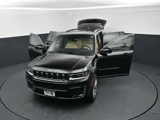 New 2027 Jeep Grand Cherokee Limited AWD/4WD image 25