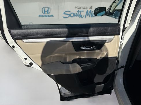 Used 2017 Honda CR-V LX image 25
