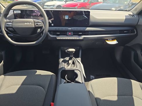 New 2026 Kia K4 FWD image 11