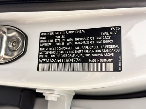 Certified 2026 Porsche Macan AWD/4WD image 20
