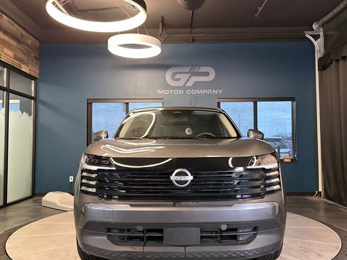 Used 2025 Nissan Kicks SV FWD image 8