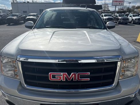 Used 2011 GMC Sierra 1500 SLT w/ Suspension Package, Off-Road image 15