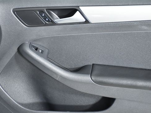 Used 2017 Volkswagen Jetta S image 27