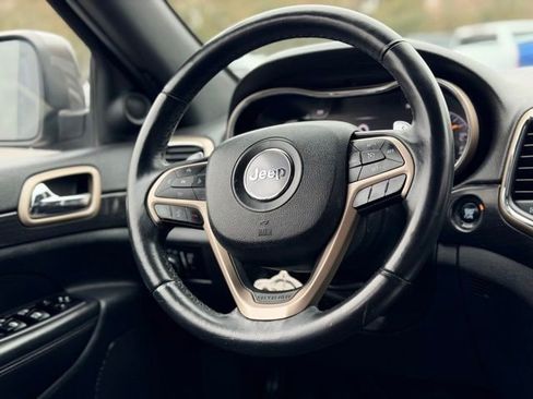 Used 2014 Jeep Grand Cherokee Laredo w/ 18" Wheel & 8.4" Radio Group image 19