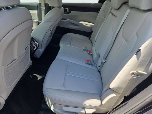 Certified 2025 Kia Sorento S AWD/4WD image 28
