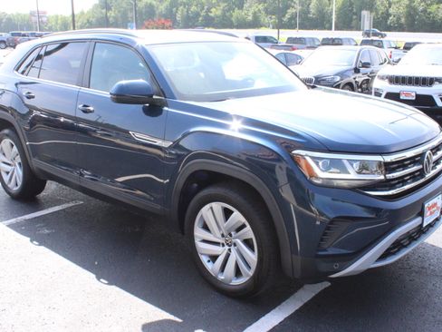 Used 2021 Volkswagen Atlas Cross Sport SE w/ Panoramic Sunroof Package AWD/4WD image 4
