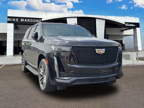 Used 2024 Cadillac Escalade Sport AWD/4WD image 3