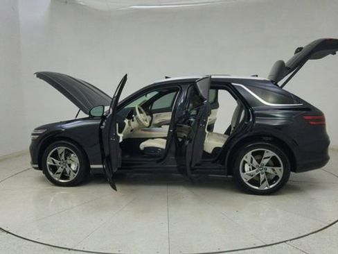 Used 2025 Genesis Electrified GV70 Advanced w/ Prestige Package image 77