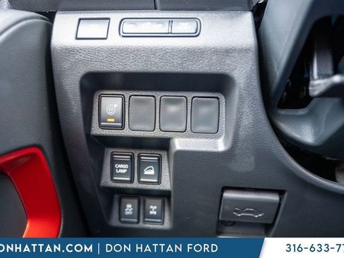 Used 2025 Nissan Frontier PRO-4X AWD/4WD image 17