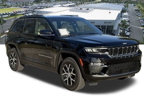Certified 2025 Jeep Grand Cherokee Limited image 2