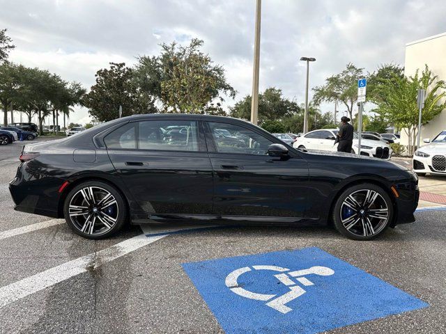 Certified 2023 BMW i7 xDrive60 AWD/4WD image 2