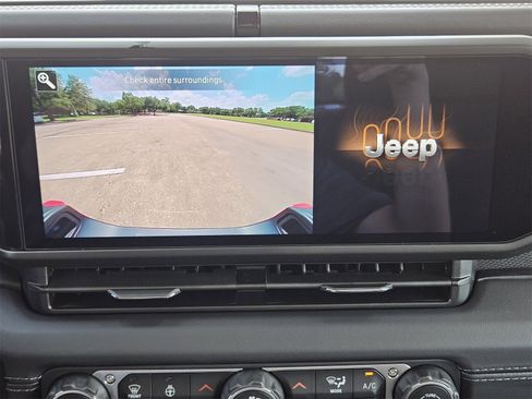 New 2025 Jeep Gladiator Rubicon w/ Convenience Group image 19