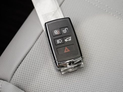 New 2026 Land Rover Range Rover Velar S AWD/4WD image 69