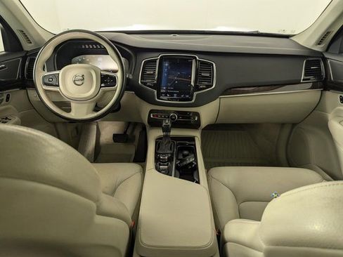 Used 2016 Volvo XC90 T6 Momentum w/ Momentum Plus Package image 20