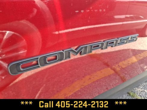 Used 2025 Jeep Compass Trailhawk AWD/4WD image 17