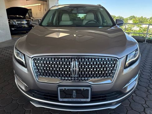 Used 2019 Lincoln MKC Select FWD image 2