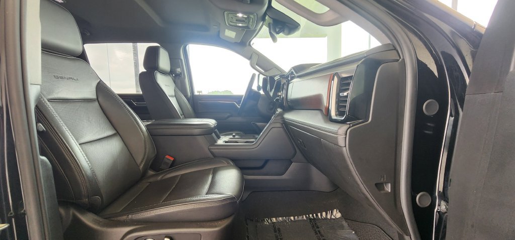 Used 2024 GMC Sierra 2500 Denali AWD/4WD image 24